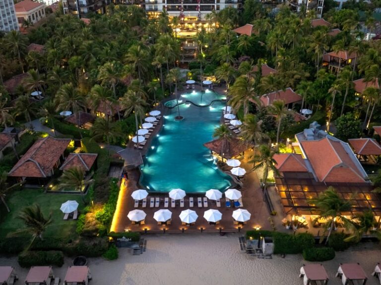 800 - Anantara Mui Neanantara_mui_ne_dusk_view_1920x1037
