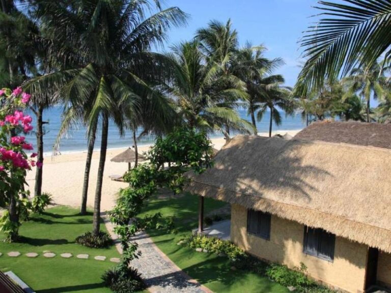 800 - Bamboo Village - 449898638