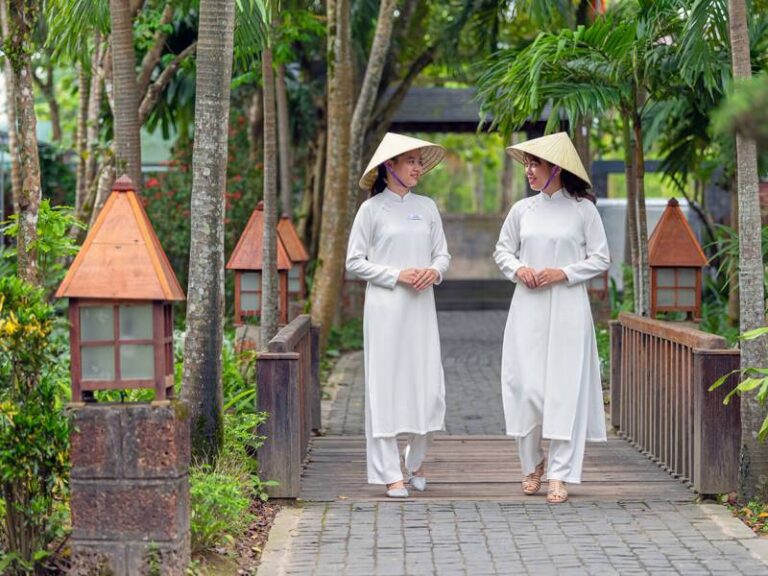 800 - Pilgrimage Village - Welcome