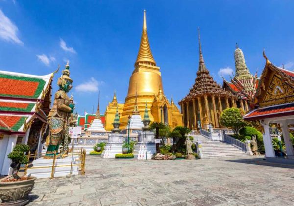800 - Bangkok - temple-of-the-emerald-buddha-or-wat-phra-kaew-temple-bangkok-thailand