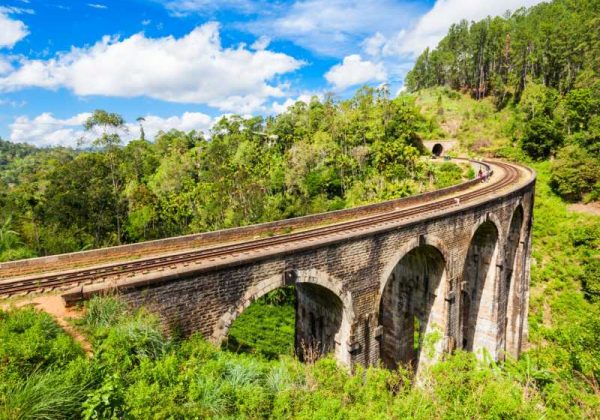 800 - Ella - nine-arches-demodara-bridge(1)