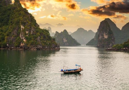 800 - Halong - view-of-ships-and-islands-in-halong-bay-at-sunset-vietnam