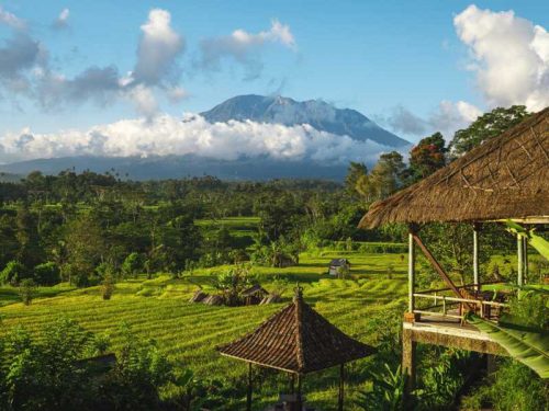 800 - Indonesien - beautiful-view-on-the-mountain-agung-bali-indonesia