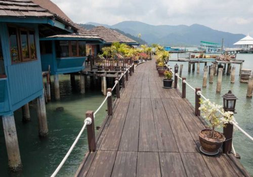 800 - Koh Chang - houses-on-stilts-in-the-fishing-village-of-bang-bao-thailand