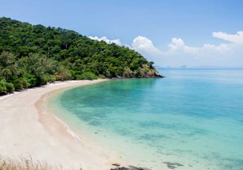 800 - Koh Lanta - tropical-beach-with-sea-blue-sky-andaman-sea-koh-lanta-krabi-thailand