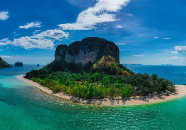 800 - Krabi - aerial-view-of-poda-island-in-krabi-thailand