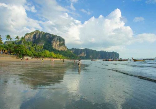 800 - Krabi - people-relax-and-walking-at-ao-nang-beach-before-the-sunset