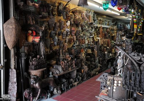 (c)Robertus Pudyanto