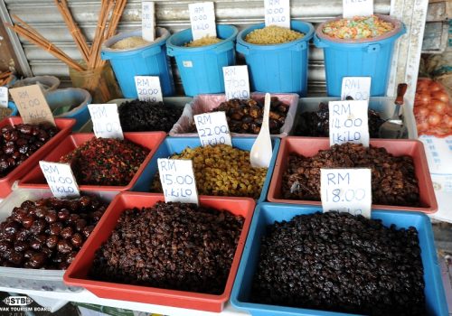 (c)Robertus Pudyanto