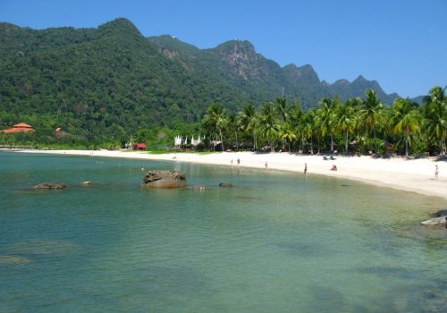 800 - Langkawithe-beach-in-langkavi-island-malaysia