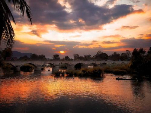 800 - Laos - sunset-3558681_1920
