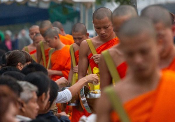 800 - RI-L-3-001luang-prabang-2561533_1280