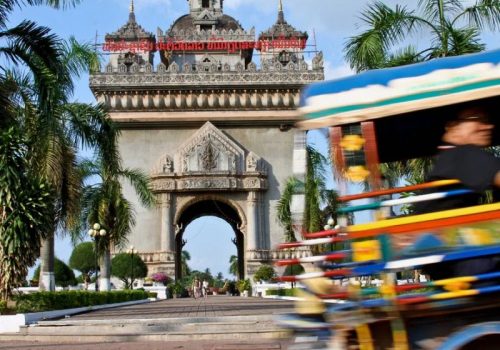 800 - RI-L-4-002Easia_Travel_Vientiane_-_Patuxai_War_Arch_Monument_in_Vientiane_67462-1000px