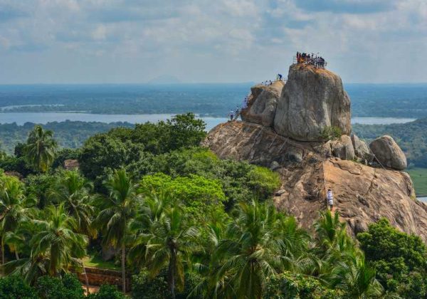 800 - Spirit of Sri Lanka - shutterstock_1422371936 - Mihintale