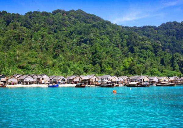 800 - Surin Islands -house-by-the-sea-moken-on-the-surin-islands-in-thailand