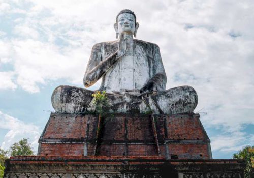 800 - Tag 6 - big-buddha-sitting-in-battambang-cambodia