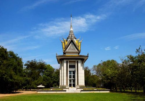 800 - Tag 9 - choeung-ek-monument-the-killing-fields-in-in-phnom-penh-cambodia-mass-grave-of-victims-of-the-khmer-rouge