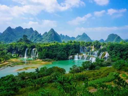 800 - Vietnam - wet-vietnam-mountain-flow-stream-rural