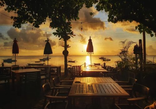 800x600 - Balibeautiful-morning-sun-on-the-beach-in-sanur-bali-indonesia_2_
