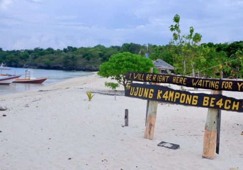 800x600 - SulawesiA Beach in Pulau Liukang Loe