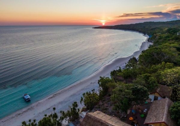 800x600 - SulawesiBira Beach Strect